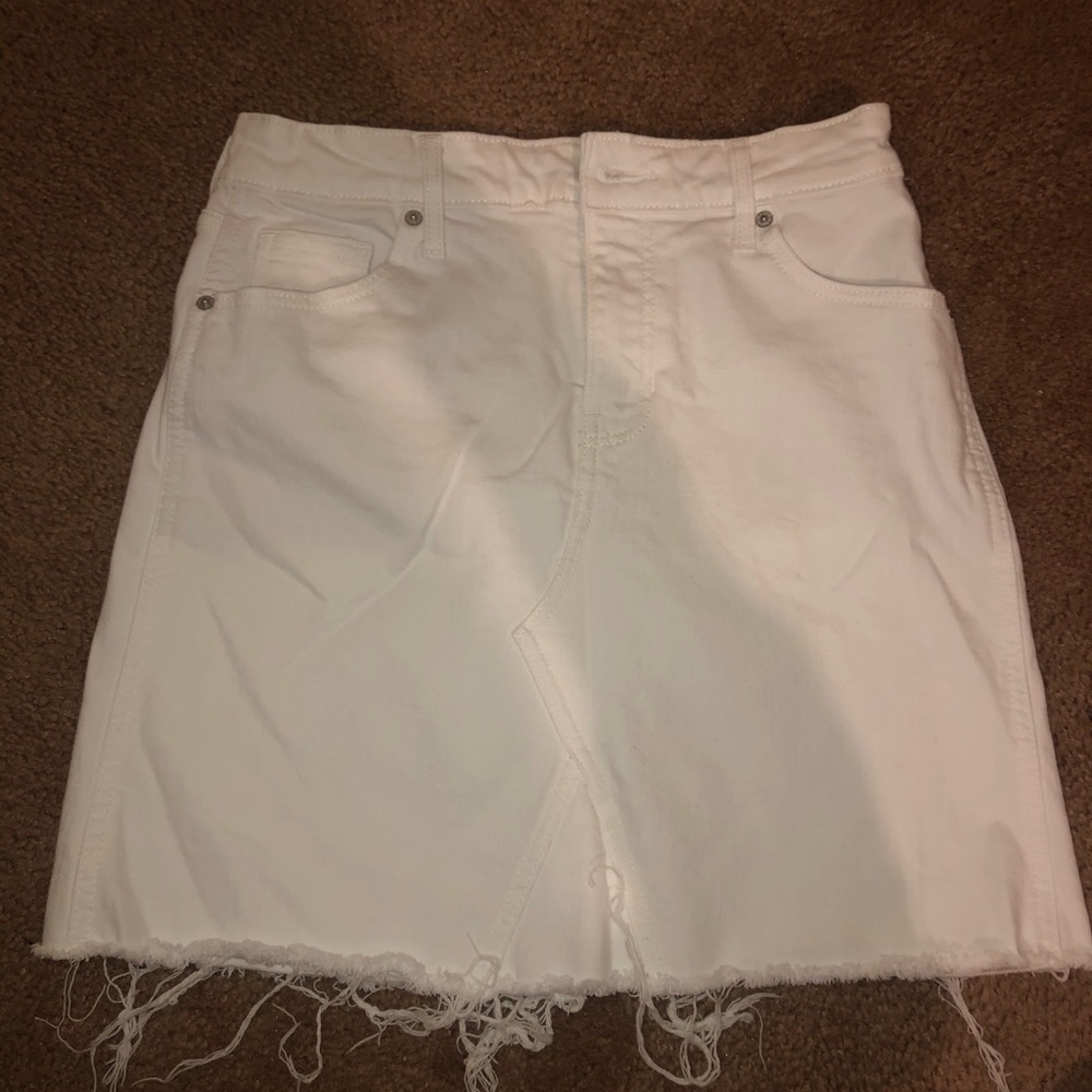 White Old Navy Skirt Size 2